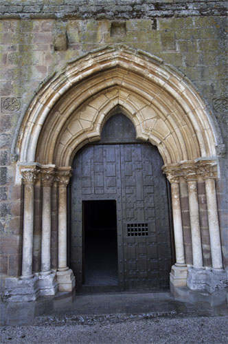 Portada de entrada a la iglesia de Juarros